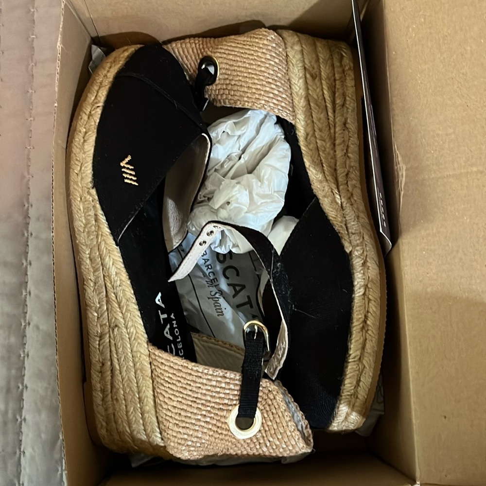 Viscata Espadrille low wedge sandal.